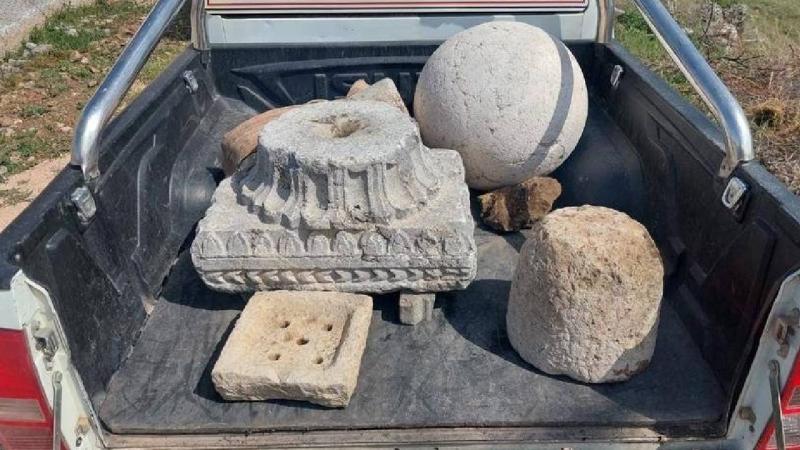 Çankırı’da hafriyat döküm sahasında tarihi eser olduğu değerlendirilen beton blok bulundu