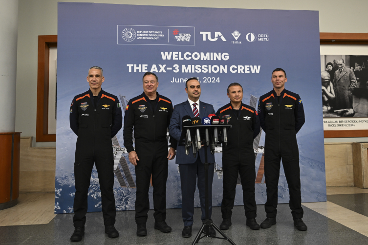 Bakan Kacır: Haberleşme uydusunu milli olarak geliştiren 11 ülkeden biri olduk