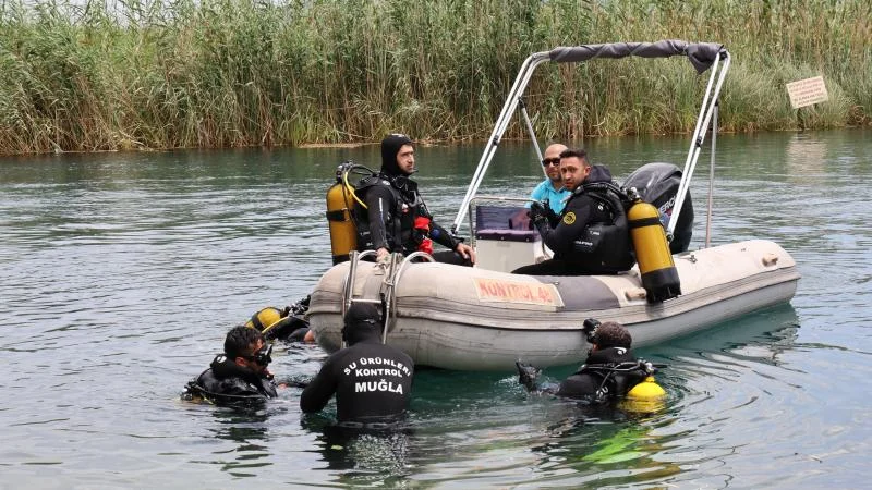 Muğla’da deniz dibinden 17 ton çöp çıkarıldı