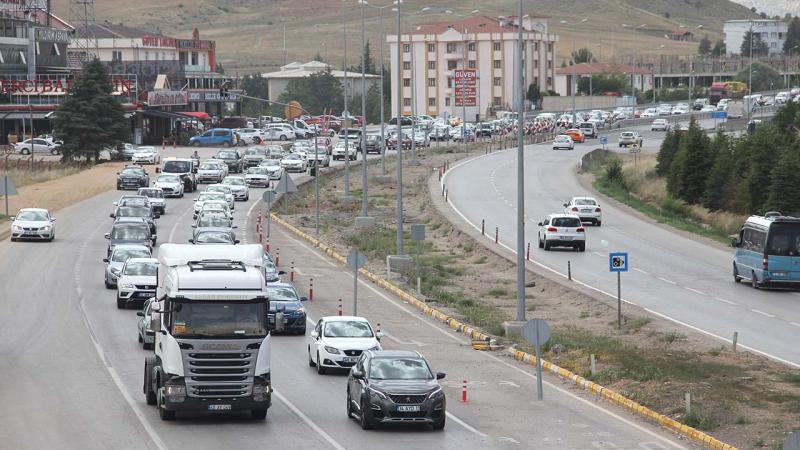 “Kilit kavşak” Kırıkkale’de bayram yoğunluğu başladı
