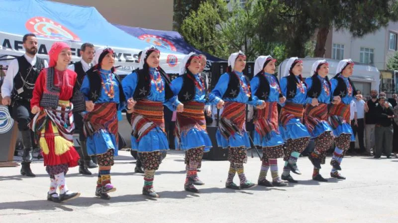 Bafra’da Halk Eğitim Merkezi Yıl Sonu Sergisi açıldı