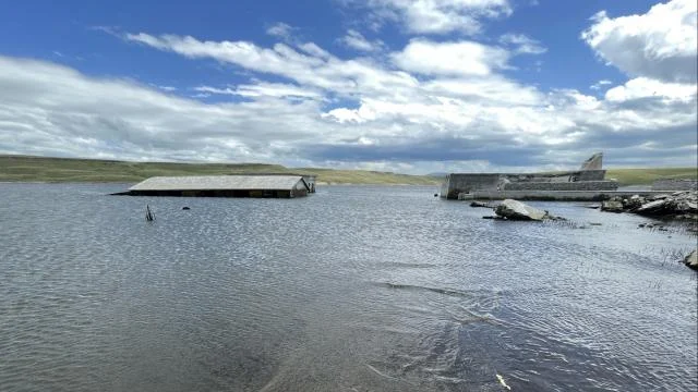 Kars’ta baraj suyu tahliye edilince eski yerleşim yeri gün yüzüne çıktı