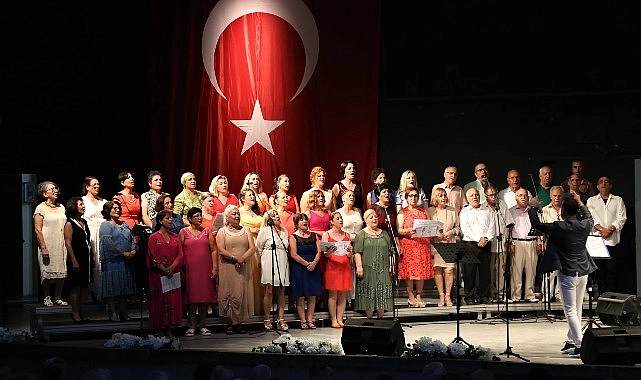 “Yaza Merhaba Konseri” ile dinleyicilere unutulmaz bir gece yaşattı.