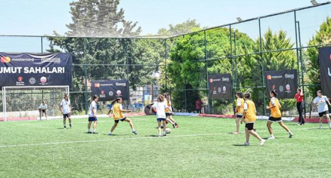 “Umut Sahaları” yüzlerce çocuğa umut oldu