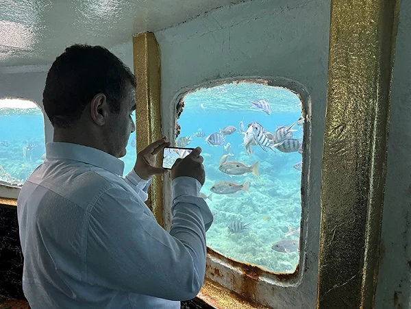 Port Sudan’daki Dalgıç Kulübe’de ziyaretçiler su altında binlerce deniz canlısını görebiliyor