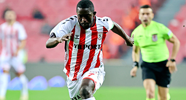 Samsunspor, 4 futbolcu ile yollarını ayırdı