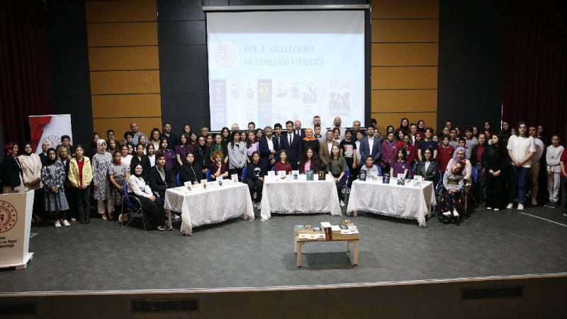 Rize’de öğrencilerin yazdığı kitaplar tanıtıldı