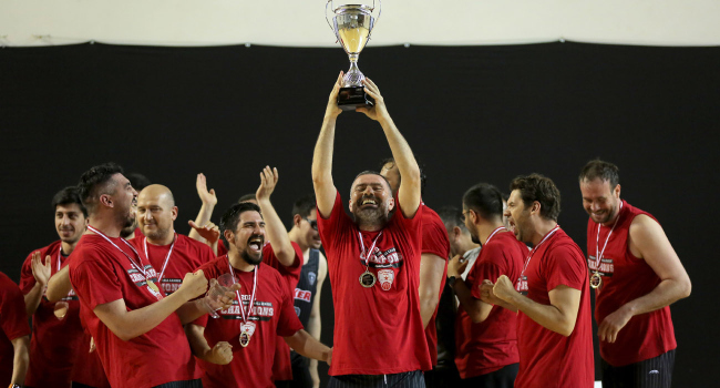 Yıldız Holding Basketbol Takımı Türkiye şampiyonu