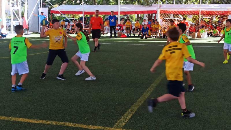 Osmaniye’de mini hentbol şenliği düzenlendi