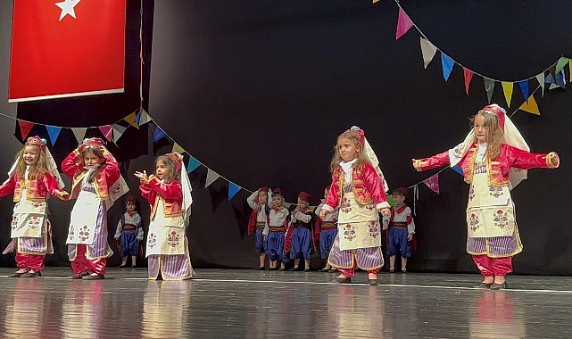 Minikler yıl sonu gösterileriyle büyüledi