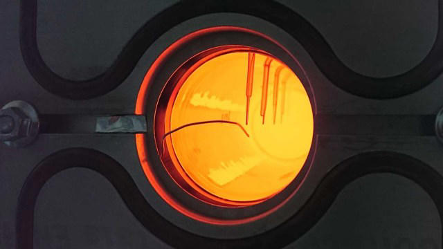 Araştırmacılar inanılmaz güneş enerjisi termal yakalama yöntemini kullanarak 1.800 dereceyi aşan ısı üretiyor: ‘Bu çok önemli’