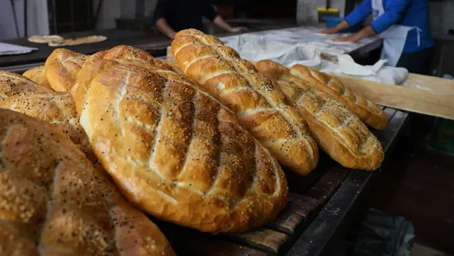 Adana’da ekmeğe zam