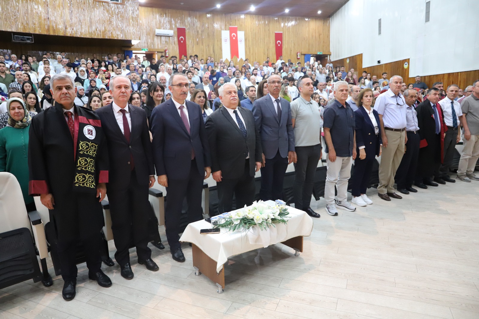 Veteriner Fakültesi 49.Dönem Mezunları İçin Yemin Töreni Düzenlendi