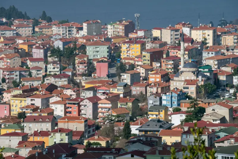 İstanbul’daki ‘Tabut evler’: ‘Ölümle burun burunayız’