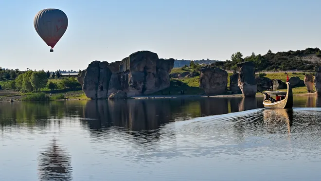 Frig Vadisi doğası ve tarihi dokusuyla dikkat çekiyor