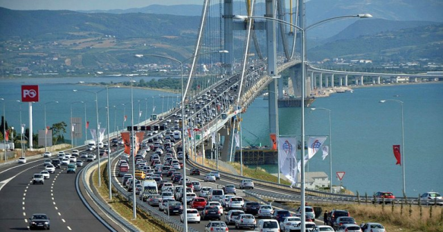 Bayram tatilinden dönenler köprü ücretlerinden dert yandı! Osmangazi’yi değil feribotu tercih ettiler