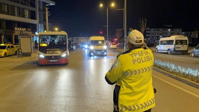 Düzce’de yapılan denetimde binlerce araç sürücüsüne ceza uygulandı