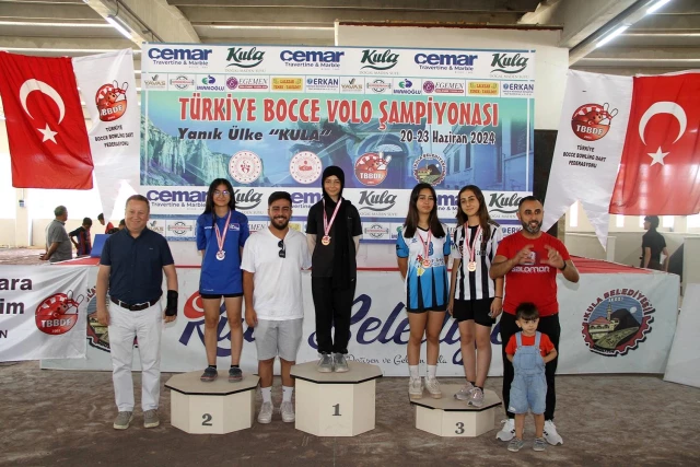 Kula’da düzenlenen Bocce Volo Türkiye Şampiyonası’nda dereceye giren sporcular ödüllendirildi