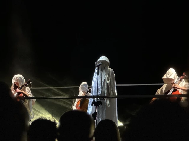 Imany, Türkiye turnesi kapsamında Harbiye’de hayranlarıyla buluştu