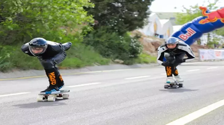 Erzincan’da Dünya Kaykay İniş Şampiyonası başladı