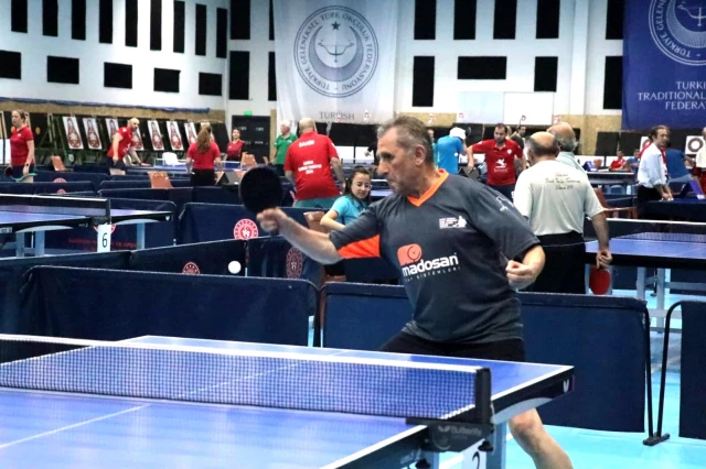 Ulusal Veteran Masa Tenisi Turnuvası Samsun’da Başladı