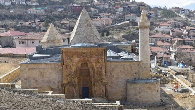 Divriği Ulu Camii ve Darüşşifası için vakıf kurulacak