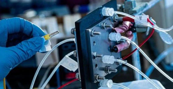 Bu Makine Atmosferik CO2’yi Sıvı Yakıta Dönüştürebilir