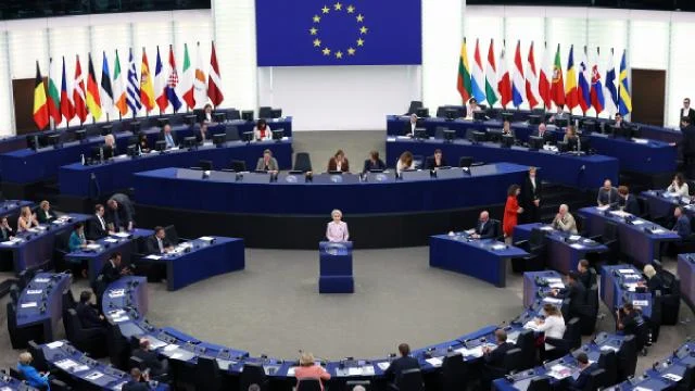 Avrupa Parlamentosunda Alman AfD öncülüğünde aşırı sağcı yeni bir grup kuruldu