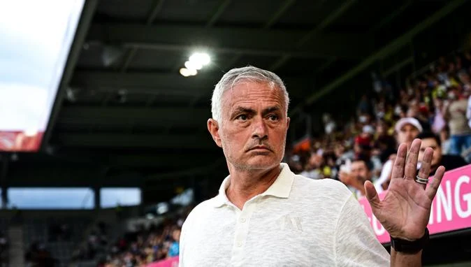 Mourinho’dan zemin tepkisi: Kabul edilemez