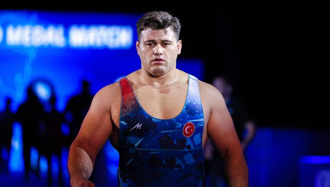 Rıza Kayaalp bu ülkenin gurur meselesidir”