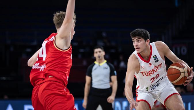 Genç milliler, “Panzer”e göz açtırmadı