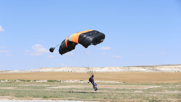 Paraşüt tutkunları Eskişehir’de buluştu