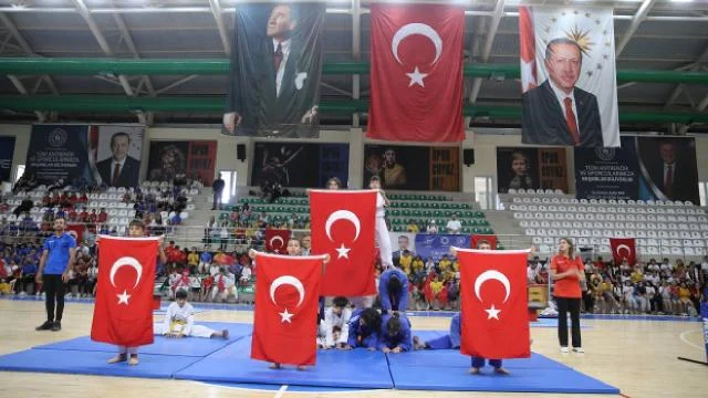 Mardin’de GSB Spor Okulları ile Engelsiz Spor Okulları’nın açılışı yapıldı