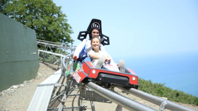 Ordu’da turistler dağ kızağı heyecanı yaşıyor