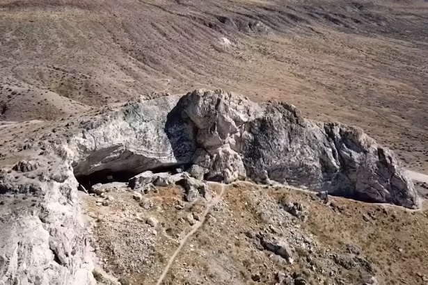 Arkeologlar Nevada mağarasında ‘3 metrelik insanlar’ keşfetti