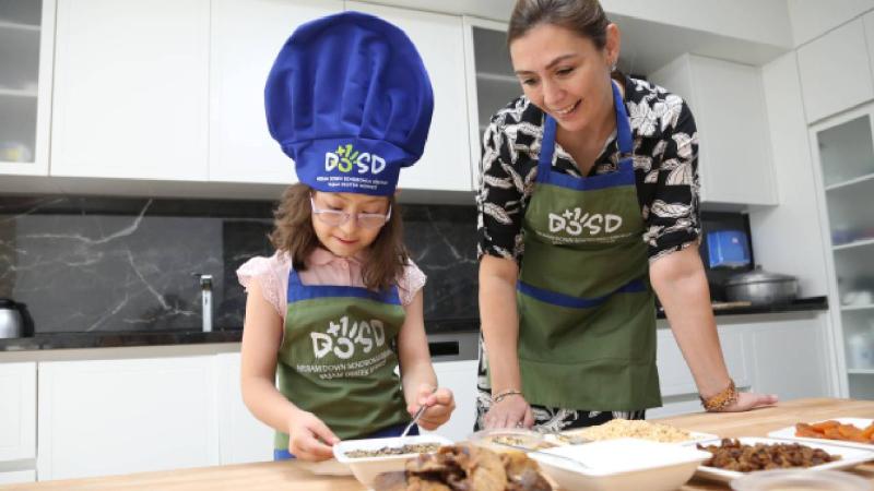 Konya’da özel çocuklar aşure hazırladı