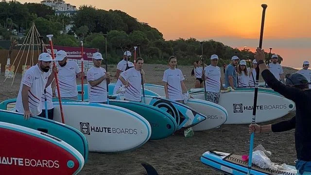 Mersin’de ayakta kürek sörfü etkinliği