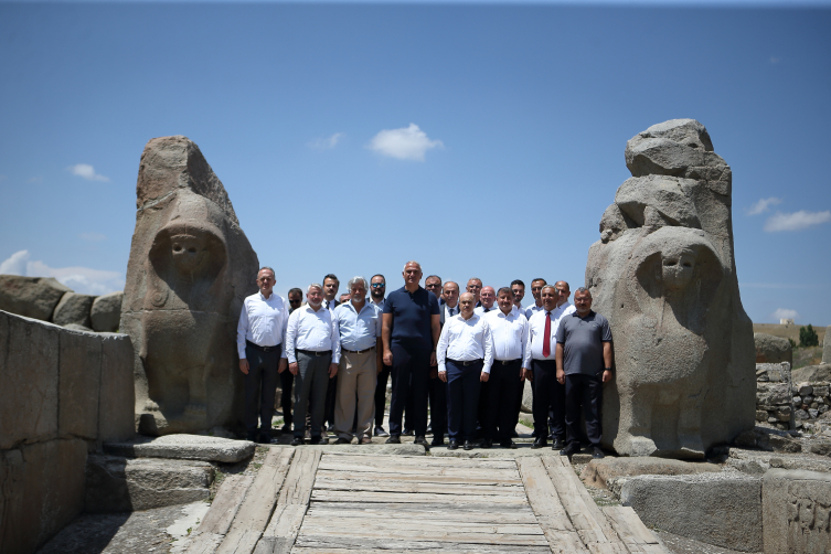 Bakan Ersoy, Hattuşa ve Alacahöyük ören yerlerini gezdi