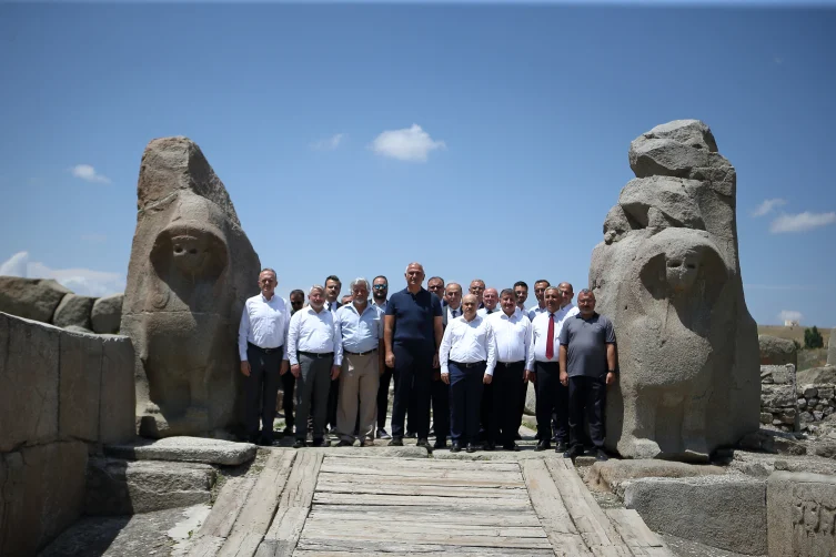Bakan Ersoy, Hattuşa ve Alacahöyük ören yerlerini gezdi