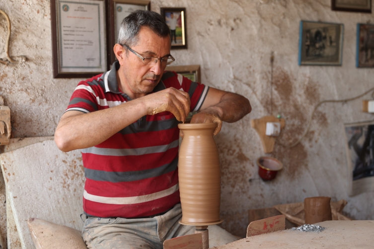 Nevşehir’de Avanoslu çanak ustası 40 yıldır çamura şekil veriyor