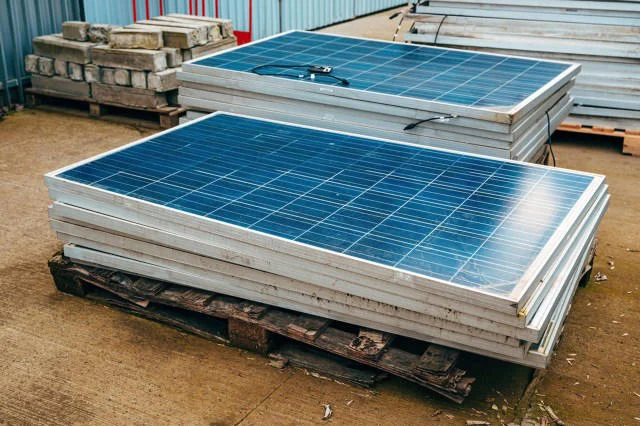 Bilim insanları, daha az enerji kullanarak güneş panellerini geri dönüştürmek için oyun değiştirici bir yöntem keşfetti: ‘Dairesel ekonomiye giden yolu açıyor’