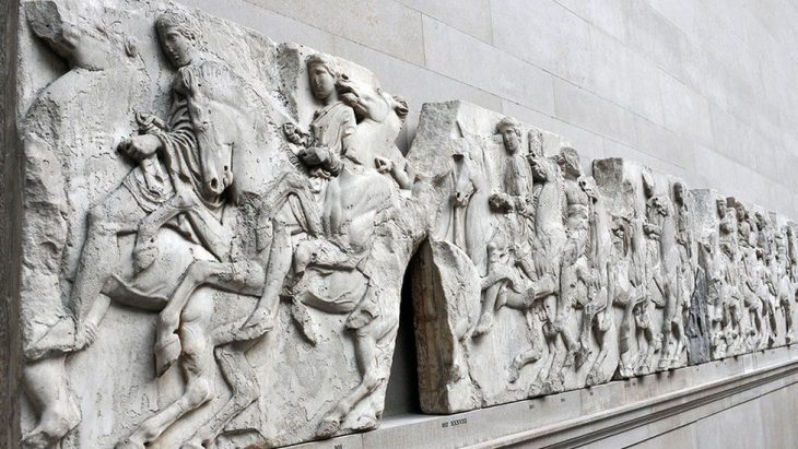 Bilim adamları Parthenon Heykellerinde gerçek renklerini ortaya çıkaran boya izlerini keşfediyorlar