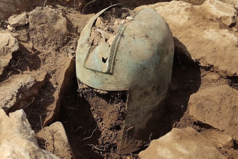 Hırvatistan’daki Bir Tümülüste 2.500 Yıllık İlirya Miğferi Bulundu