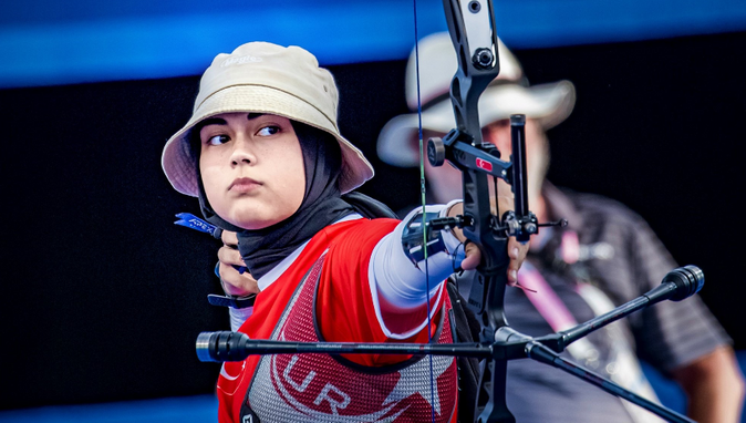 Okçulukta son 32 turu mücadelesine “fırtına” engeli