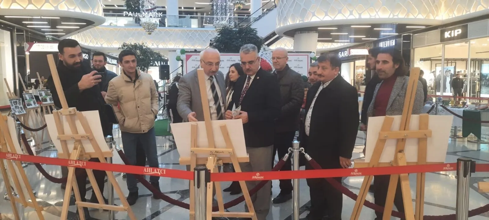 Yeşilay’dan bağımlılık farkındalığı sergisi