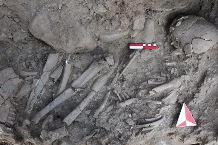 Türkiye’de Yeni Bulunan 12.000 yıllık bir Mezar, bir Kadın ‘Şamana’a Ait Olabilir