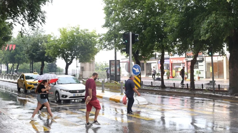 MGM’den art arda uyarı: Kuvvetli yağış, rüzgar, toz taşınımı…
