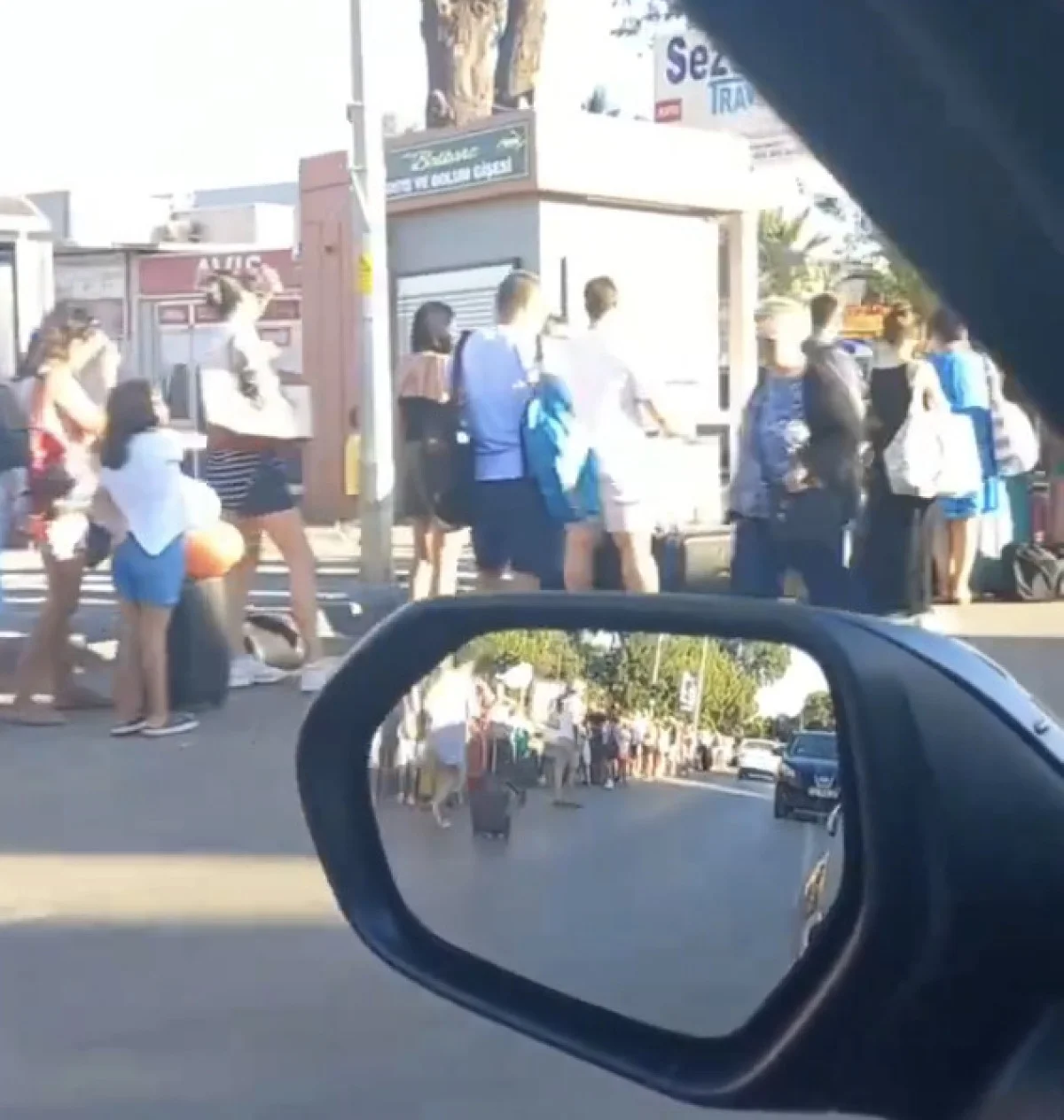 Biz nerede hata yaptık!..Tatilcilerin Yunan adası kuyruğu..