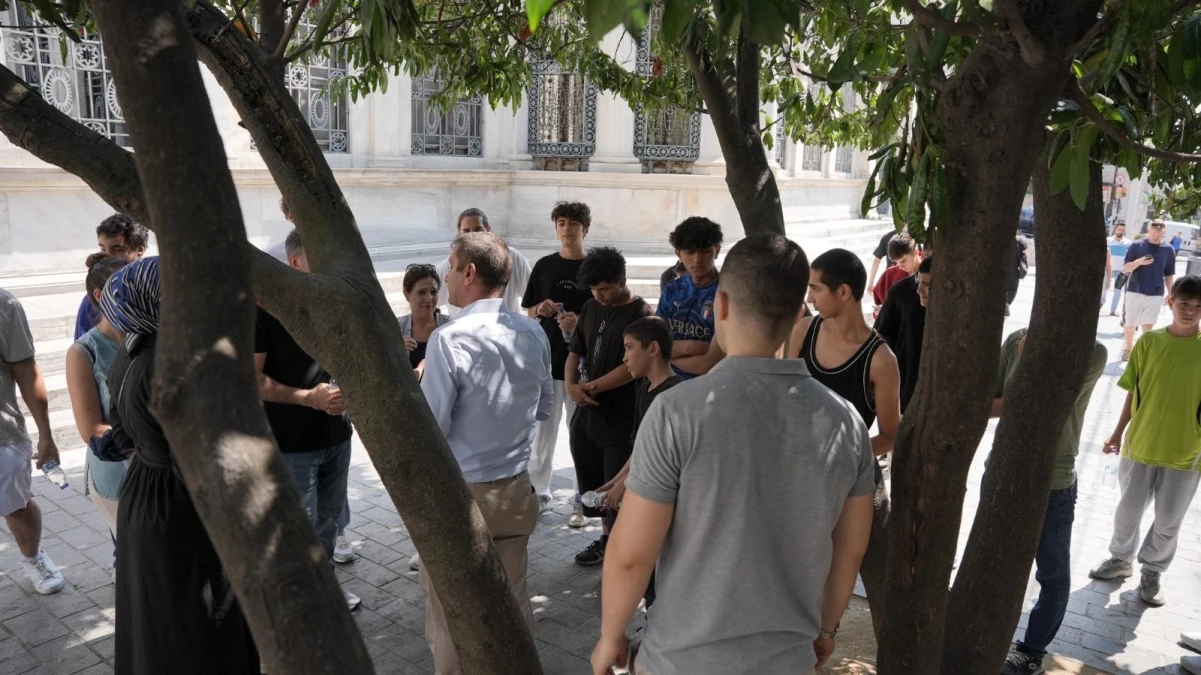 Vakıf Haftası’nda Gençler Ecdat Yadigarı Kültür Eserlerini Gezdi