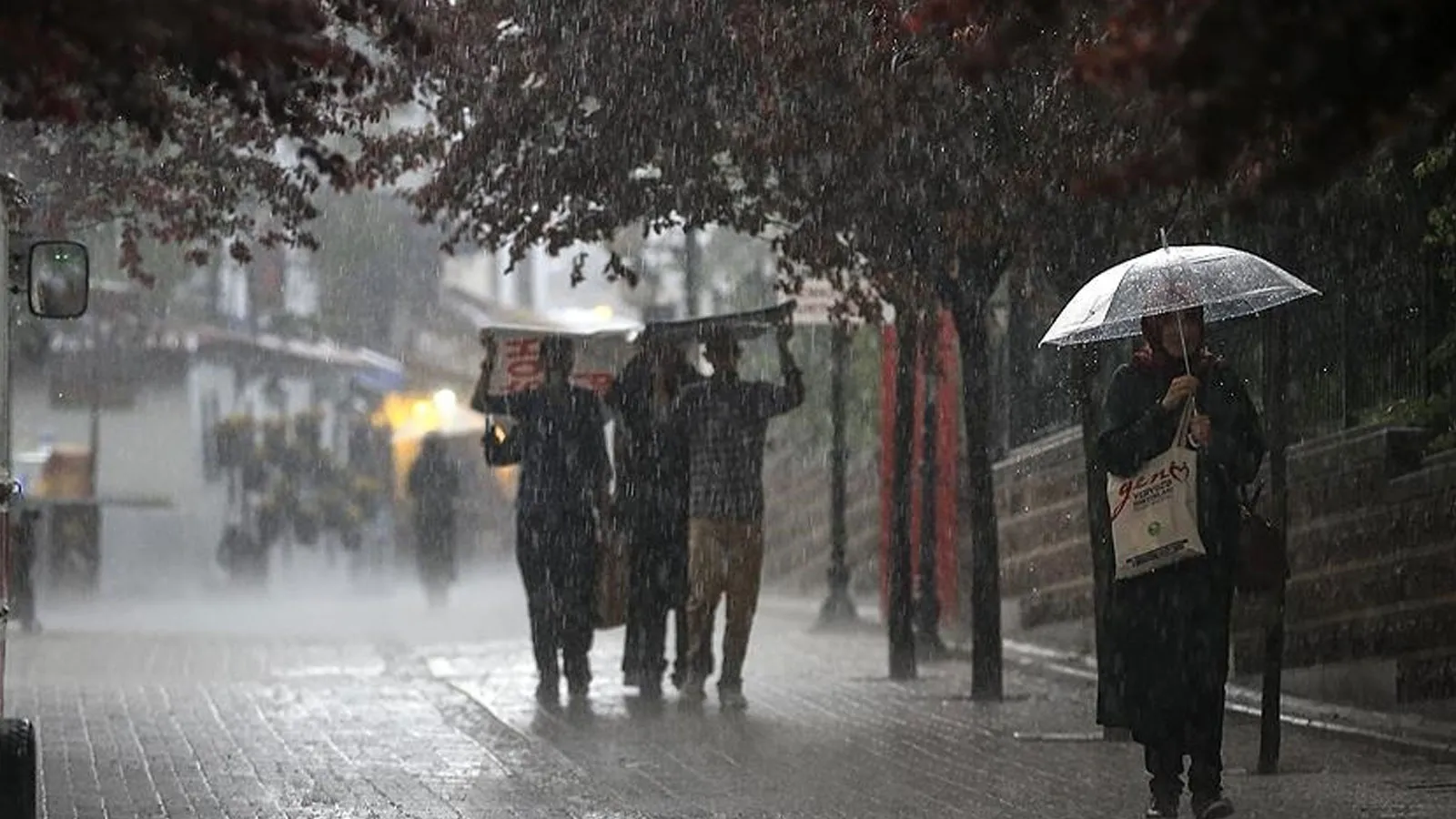 Meteoroloji son hava durumu raporunu duyurdu: Sıcaklıklar düşecek